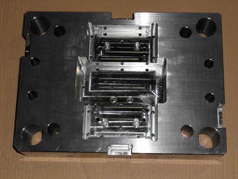 博乐精密塑料模-06